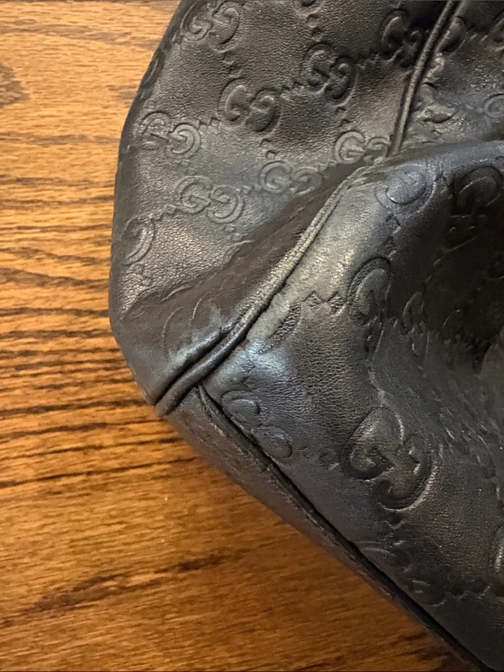 Gucci Black Leather Shoulder Bag with Gold Hardware